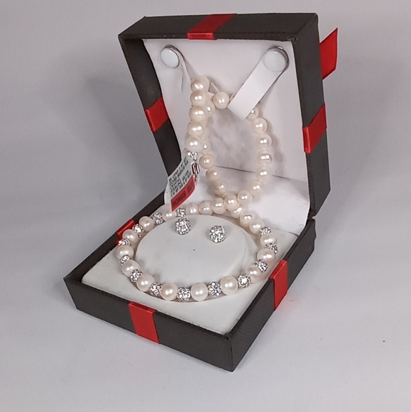 New Pearl and Crystal Sterling Silver Jewelry Set - Picture 2 of 4